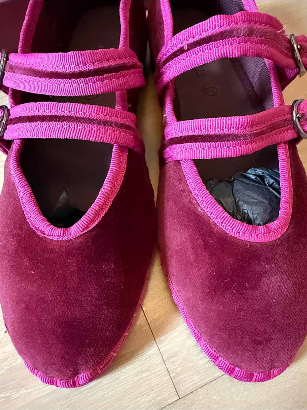 Flabelus Claire Women's Double-Strap Velvet Mary Janes in Burgundy NWT - Picture 4 of 6